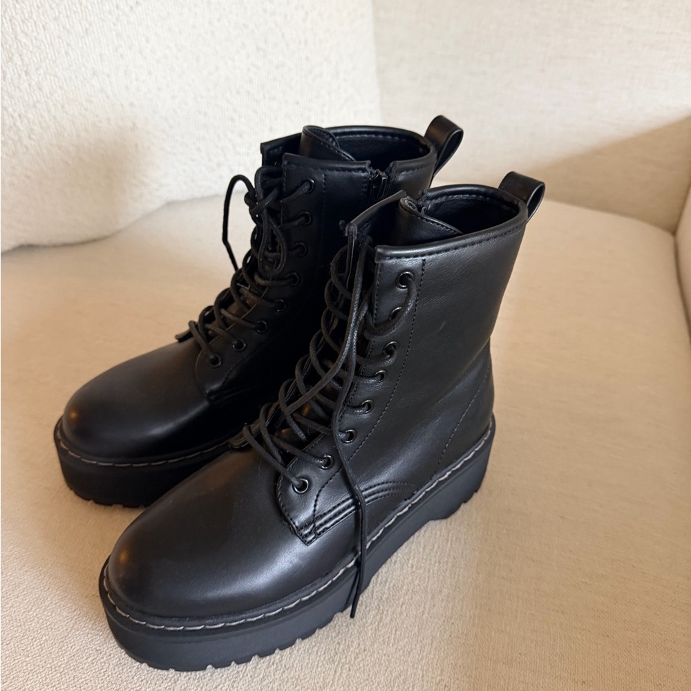 Steve Madden Black Platform Combat Boots